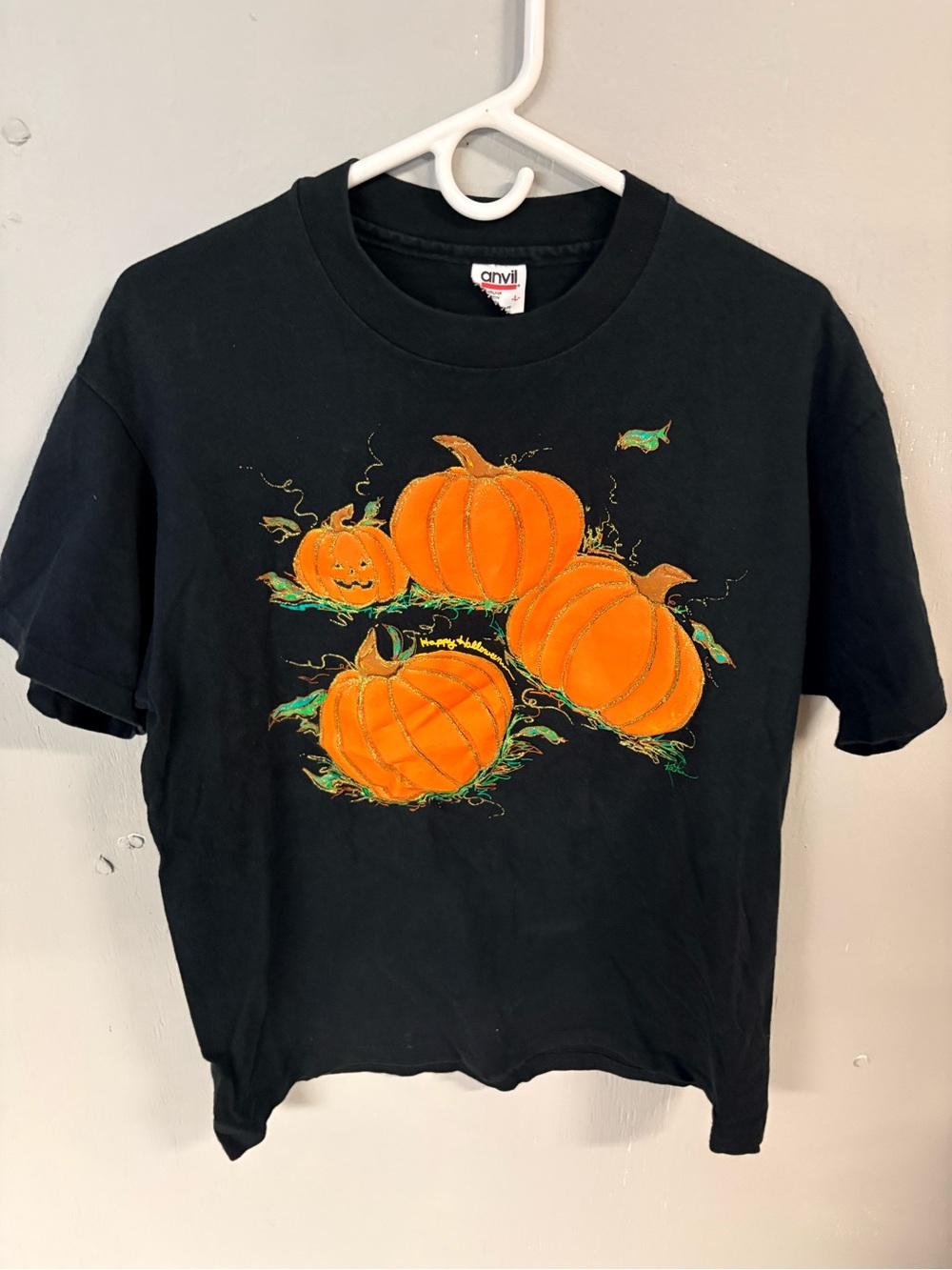 Anvil women’s vintage Black Pumpkin 4-d Graphic Glitter Tee